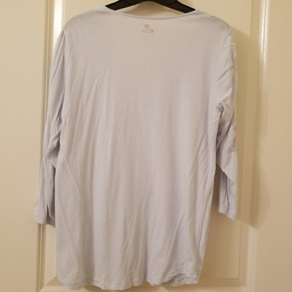 Light blue v-neck top - Picture 2 of 3